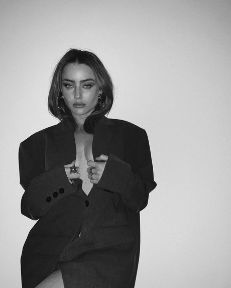 Effy Palarya photo 818