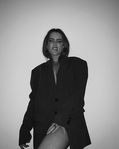 Effy Palarya photo 821