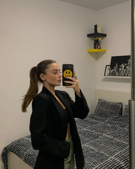 Effy Palarya photo 837