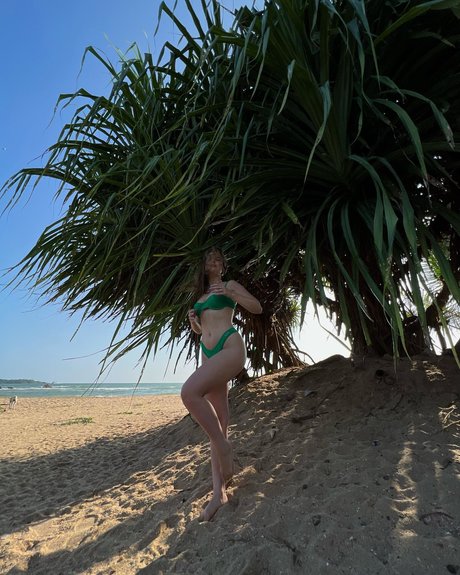 Effy Palarya photo 845