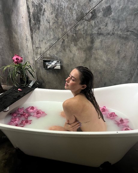 Effy Palarya photo 858