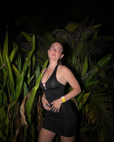 Effy Palarya photo 860