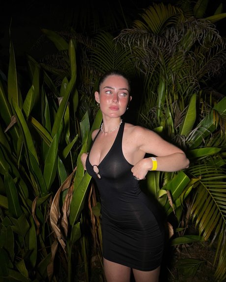 Effy Palarya photo 863