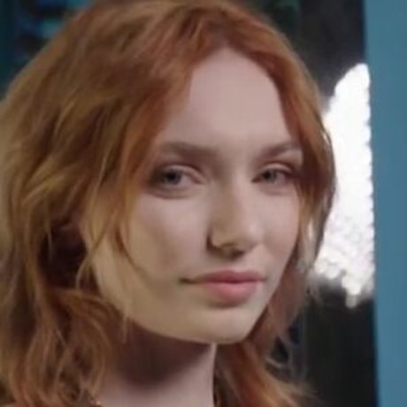 Eleanor Tomlinson photo 9