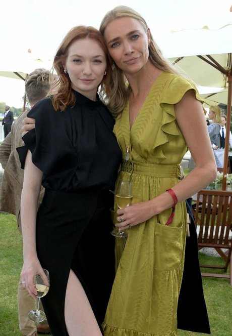 Eleanor Tomlinson photo 14