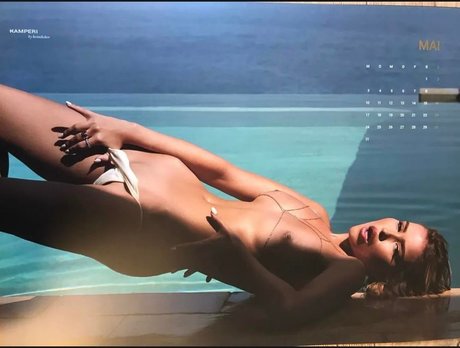 Elena Kamperi photo 53