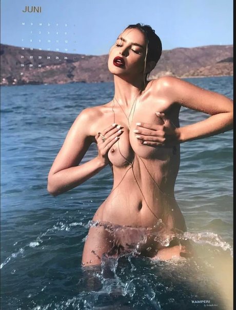 Elena Kamperi photo 98