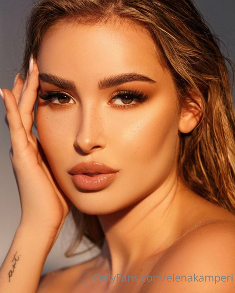 Elena Kamperi photo 330