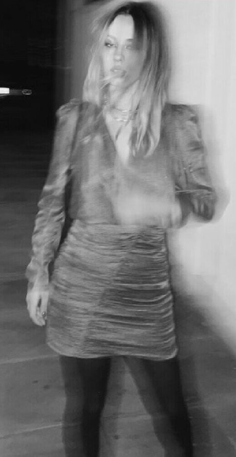 Elena Lagou photo 4