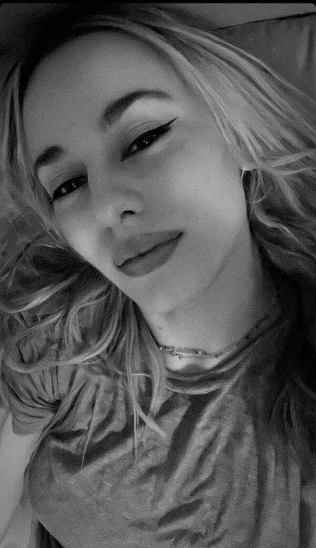Elena Lagou photo 8