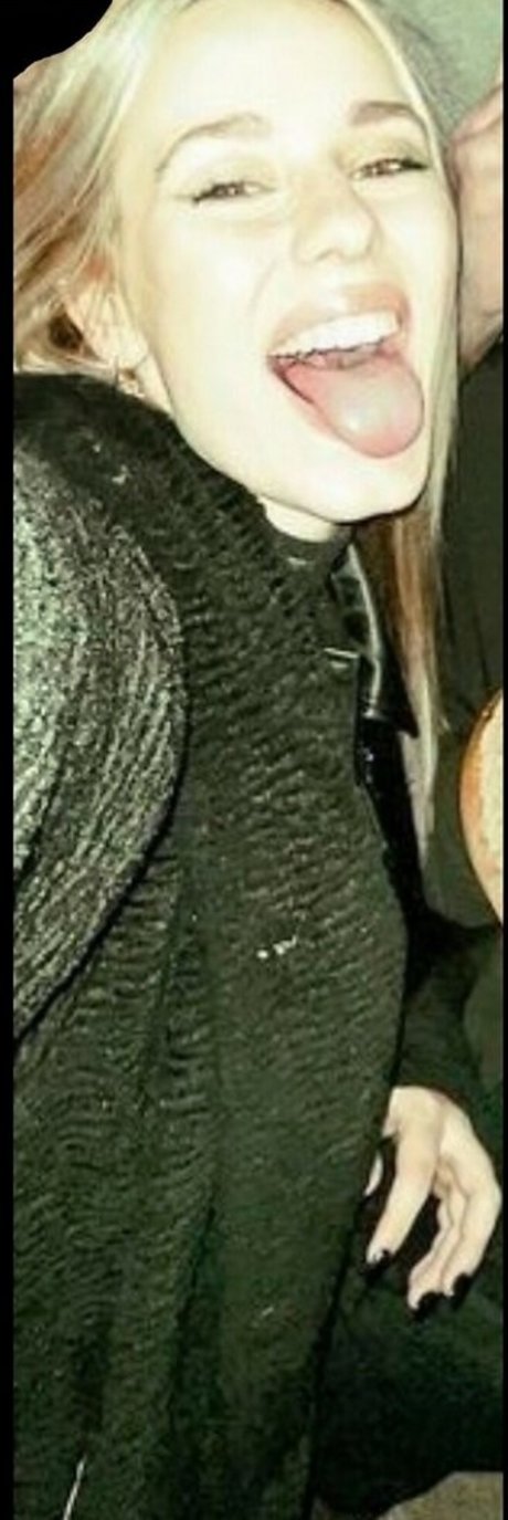 Elena Lagou photo 9