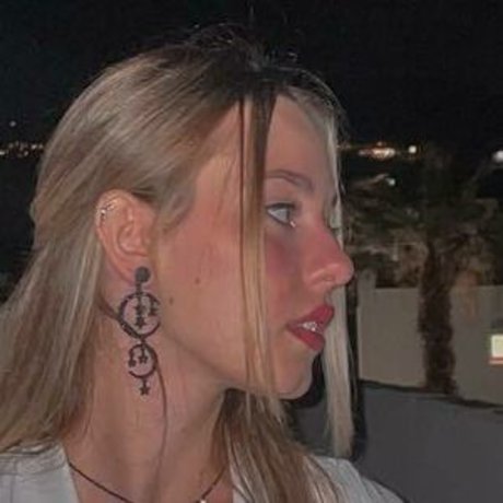 Elena Lagou photo 12