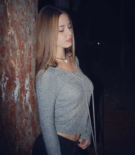 Elena Lagou photo 13