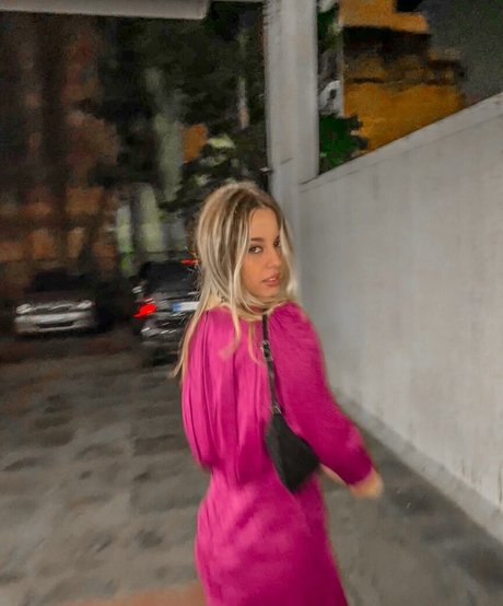 Elena Lagou photo 27