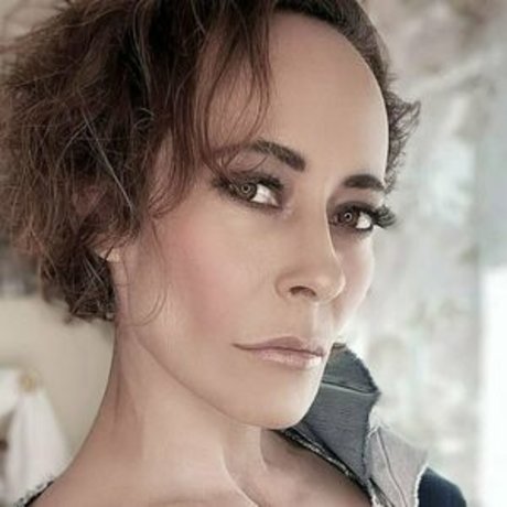 Elena Neufeld photo 8