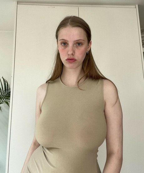 Eliza Goldsmith photo 44