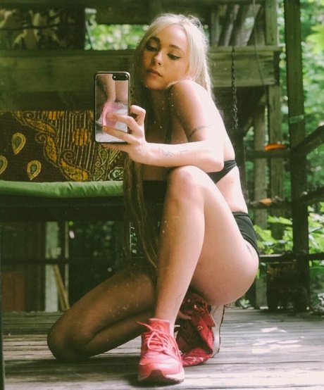 Eliza Grace photo 38