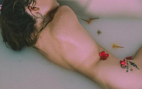 Eliza Grace photo 57