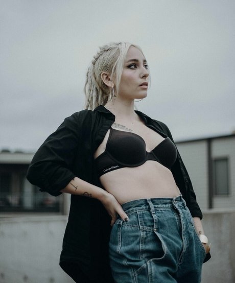 Eliza Grace photo 59