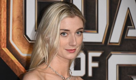 Elizabeth Debicki photo 16