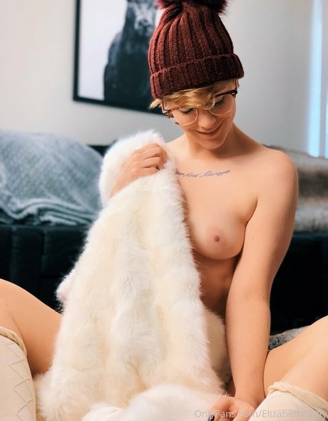 Elizabeth Duffy photo 214