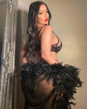 Elizabeth Georgina photo 22