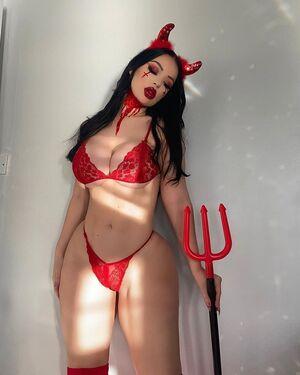 Elizabeth Georgina photo 53