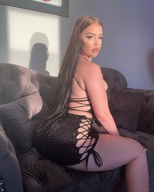 Elizabeth Georgina photo 88