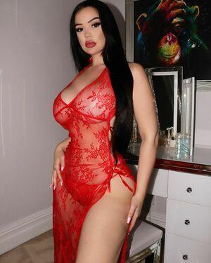 Elizabeth Georgina photo 172
