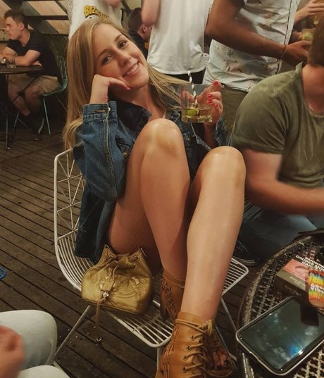 Elizabeth Height photo 5