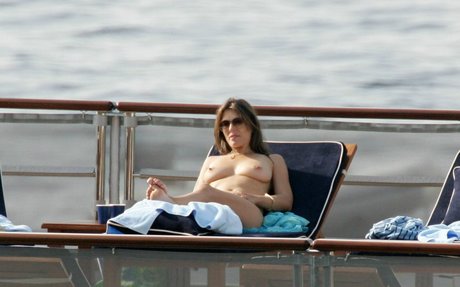 Elizabeth Hurley photo 73