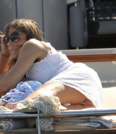 Elizabeth Hurley photo 100