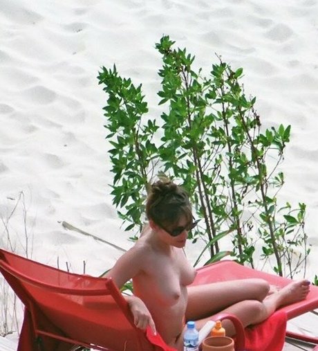 Elizabeth Hurley photo 165
