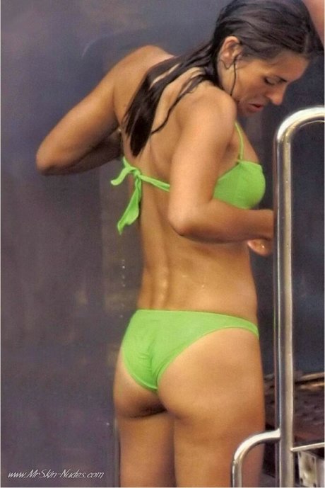 Elizabeth Hurley photo 271