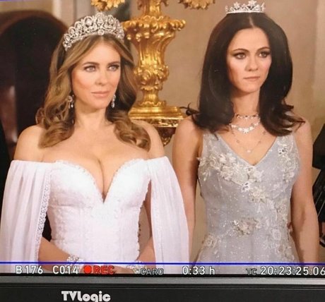 Elizabeth Hurley photo 321