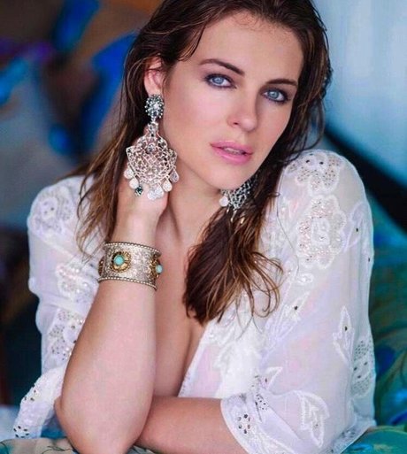 Elizabeth Hurley photo 451