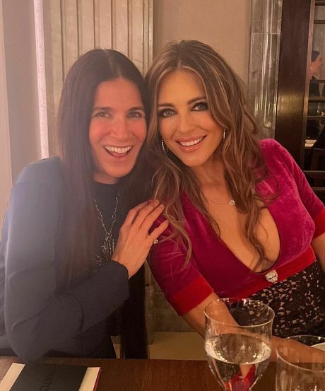 Elizabeth Hurley photo 486