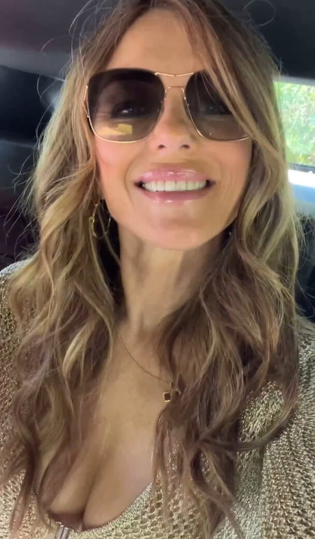 Elizabeth Hurley photo 545