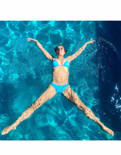 Elizabeth Hurley photo 555