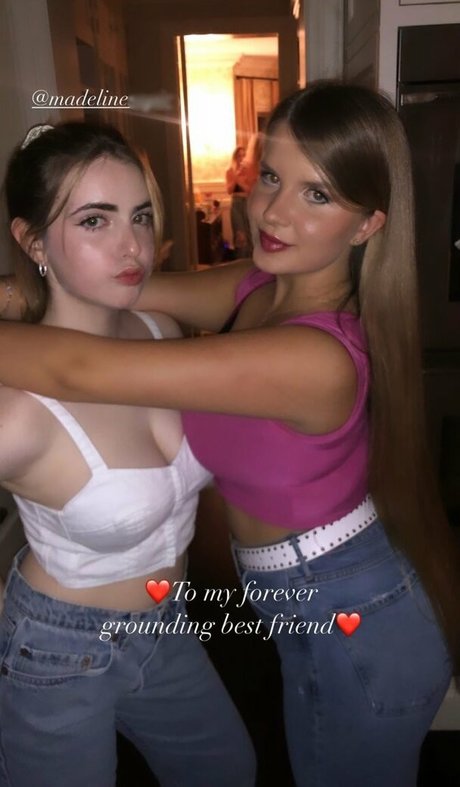 Elizabeth M photo 135