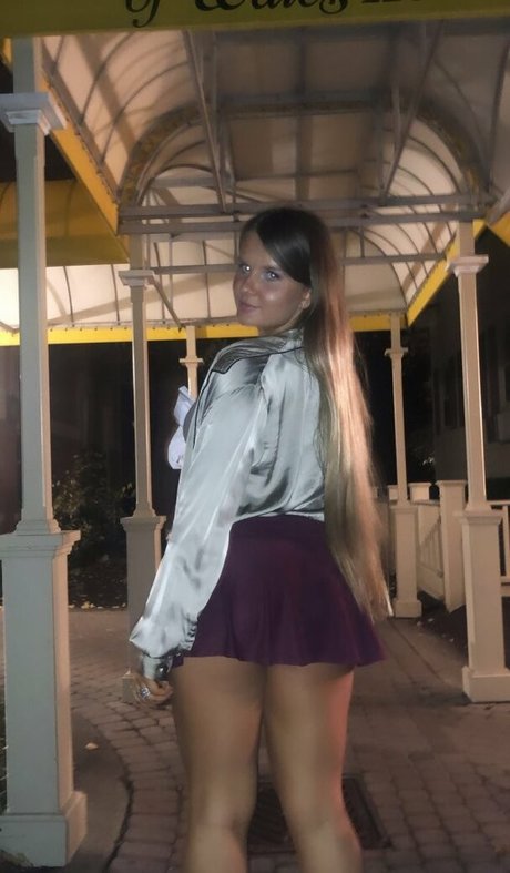 Elizabeth M photo 156