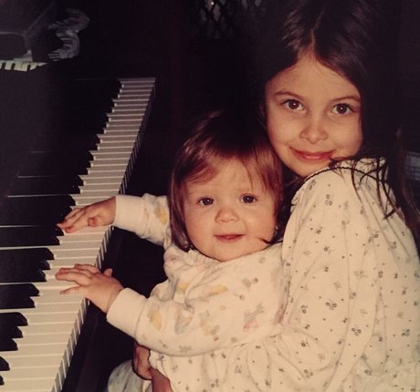 Elizabeth M photo 167