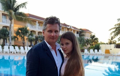 Elizabeth M photo 169