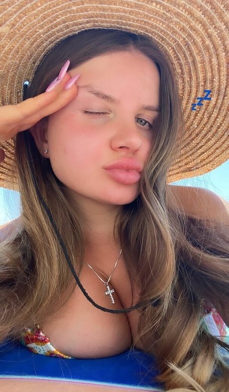 Elizabeth M photo 180