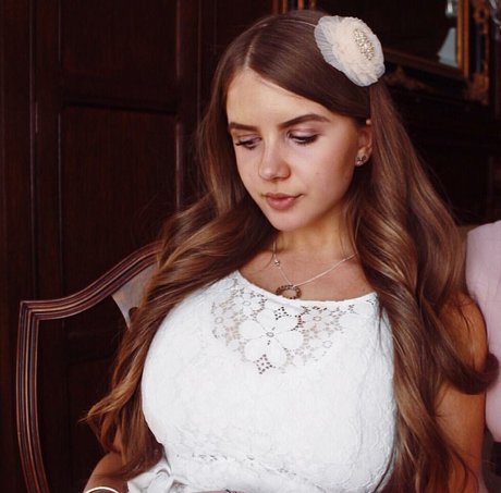 Elizabeth M photo 207