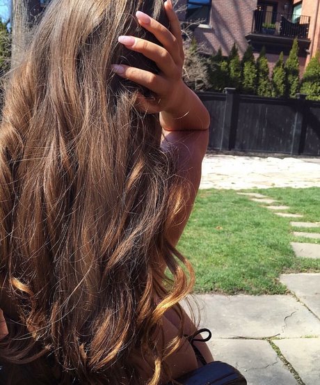 Elizabeth M photo 210