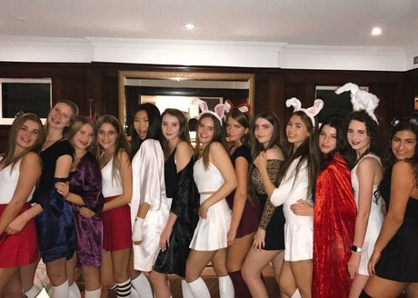 Elizabeth M photo 222