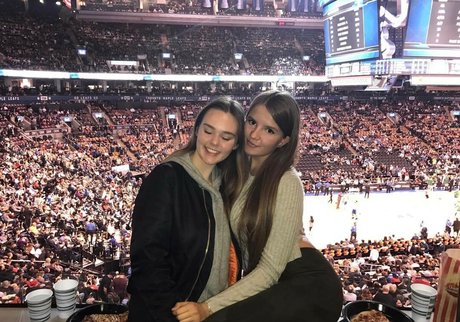 Elizabeth M photo 239