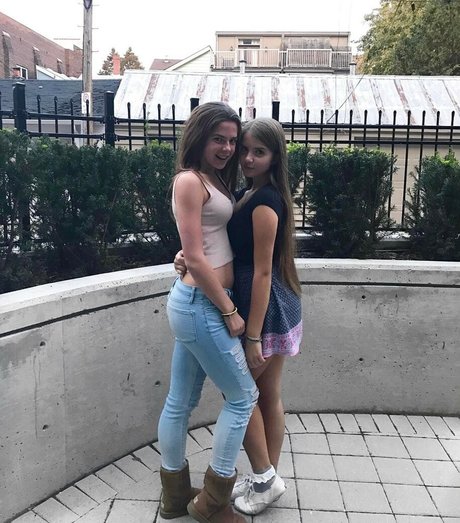 Elizabeth M photo 251