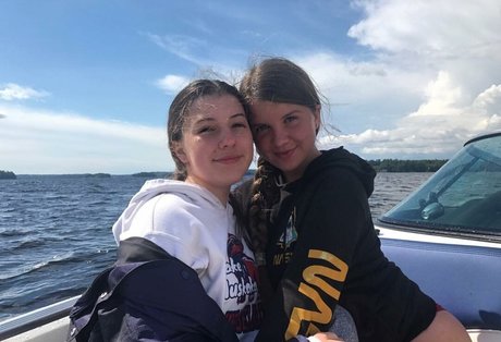 Elizabeth M photo 297